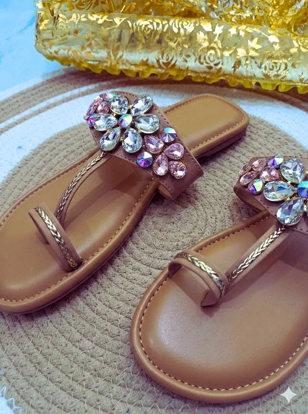 Gilded_Toe-Loop_Kolhapuri