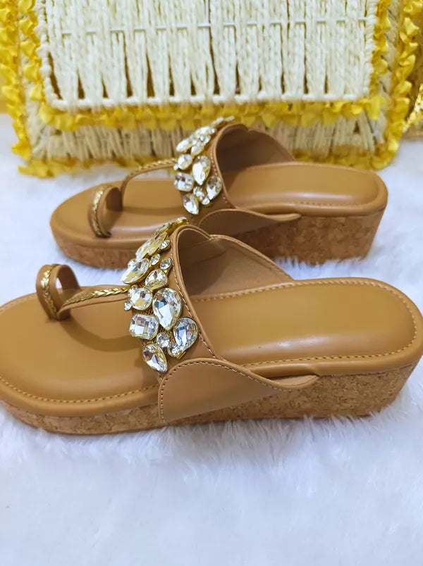 The_Heirloom_Kolhapuri_Wedges_For_Women_|_2_Inches