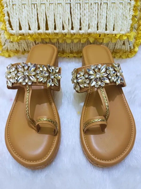 The Weaver's Gem Kolhapuri Wedges For Women | 2 Inches